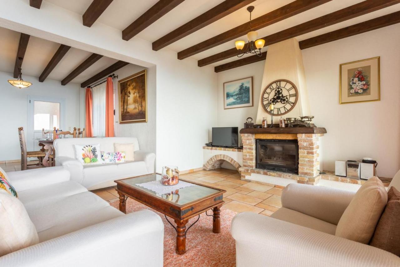 Villa Emilios *